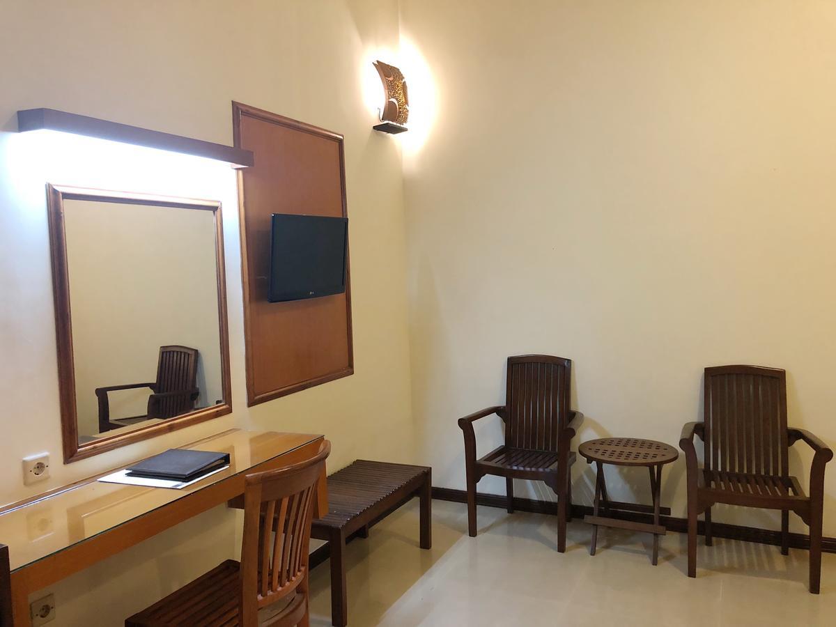 Bukit Daun Hotel And Resort Kediri  Exterior photo